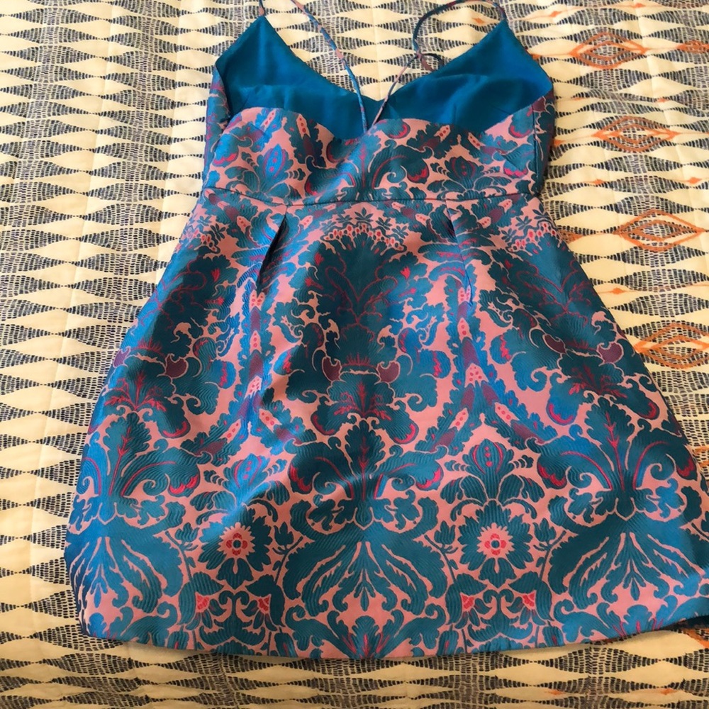 size 4 - Picture 3 of 5